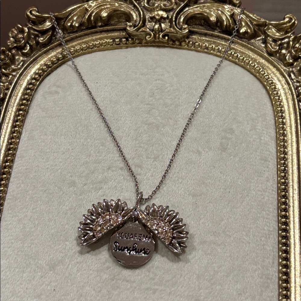 Sterling Silver  sunflower locket necklace with a hidden message engraved - Picture 5 of 10